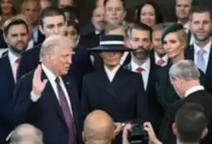 giuramento trump 630x331 1 e1737399434615 300x184.jpg