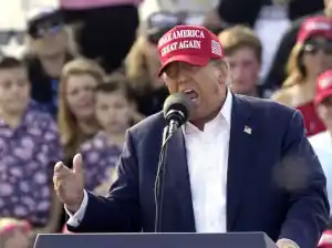 Trump migranti sangue.jpg